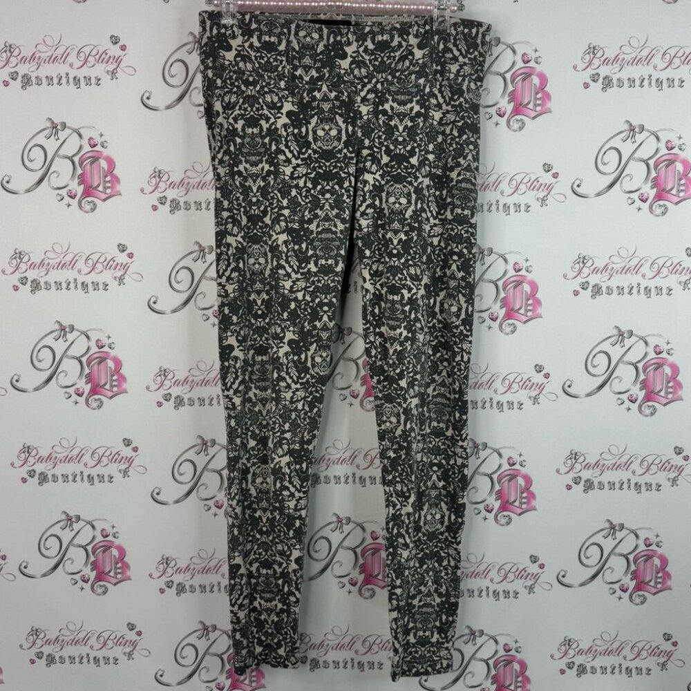 Talula aritzia tights leggings lace style grey and White Floral Pants skulls